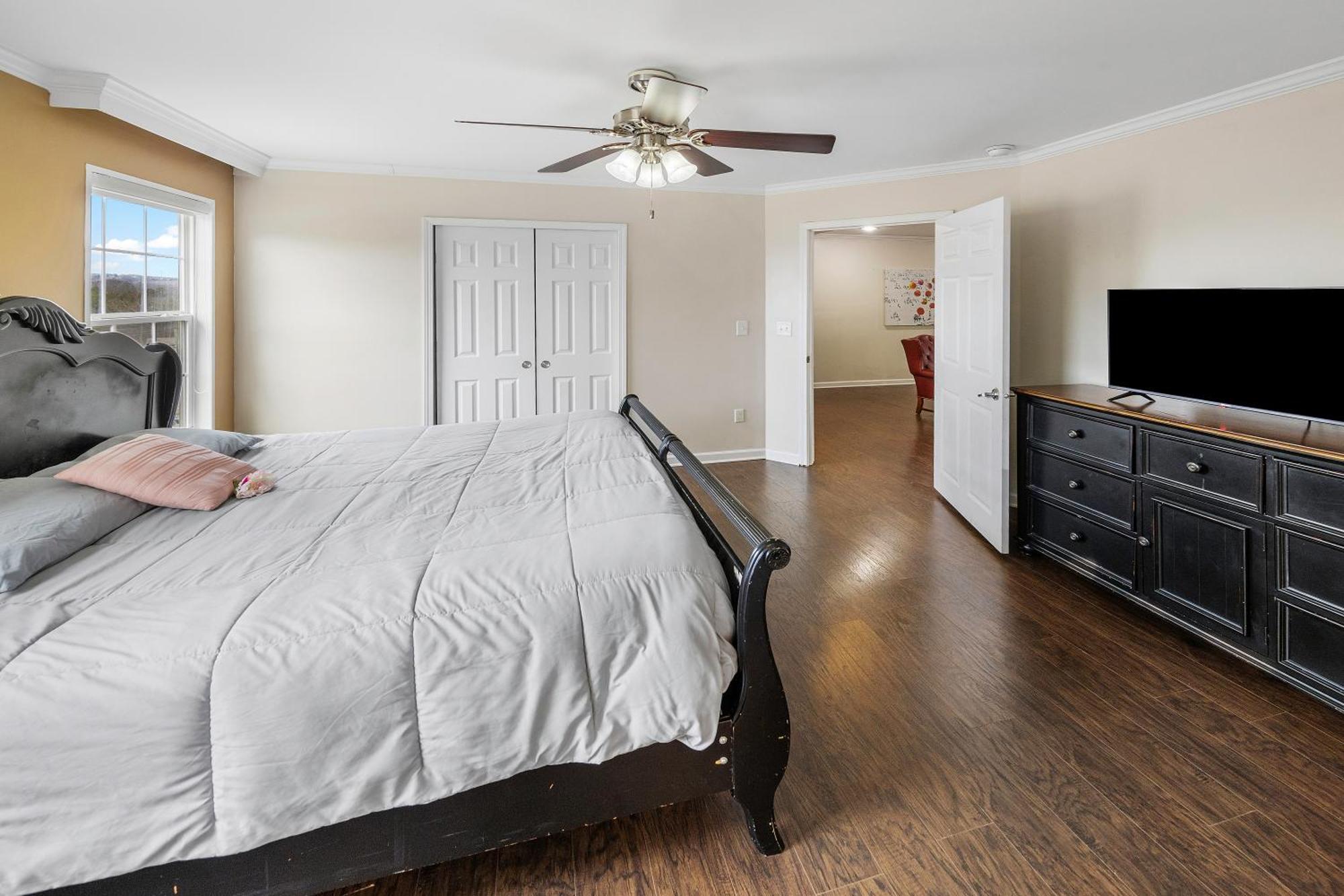 Scenic Views & Majestic Sunsets, Relax Like Home! *