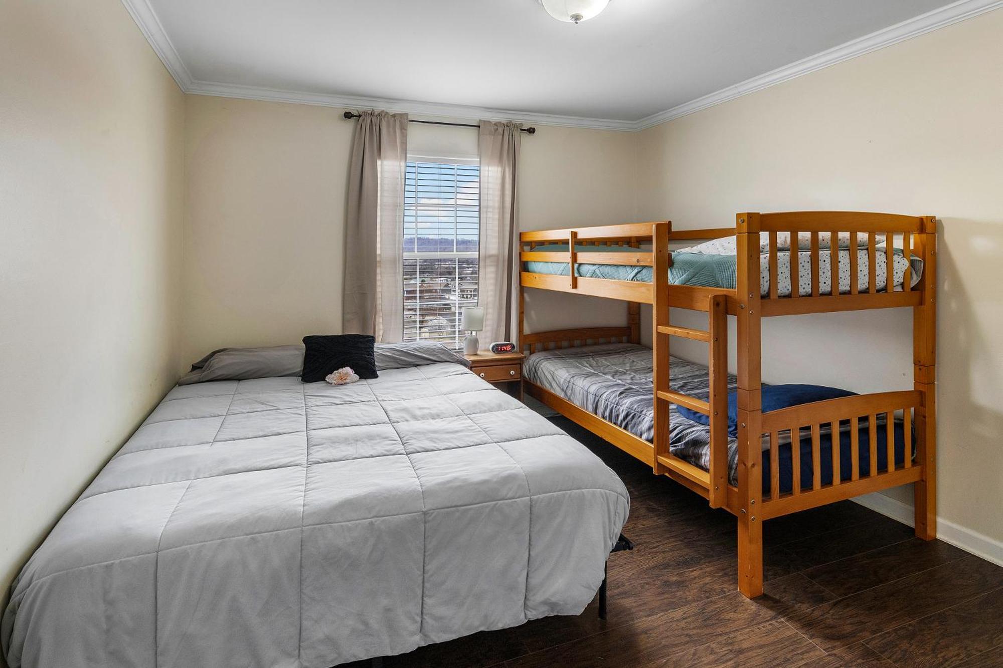 Scenic Views & Majestic Sunsets, Relax Like Home! Holiday home Dandridge