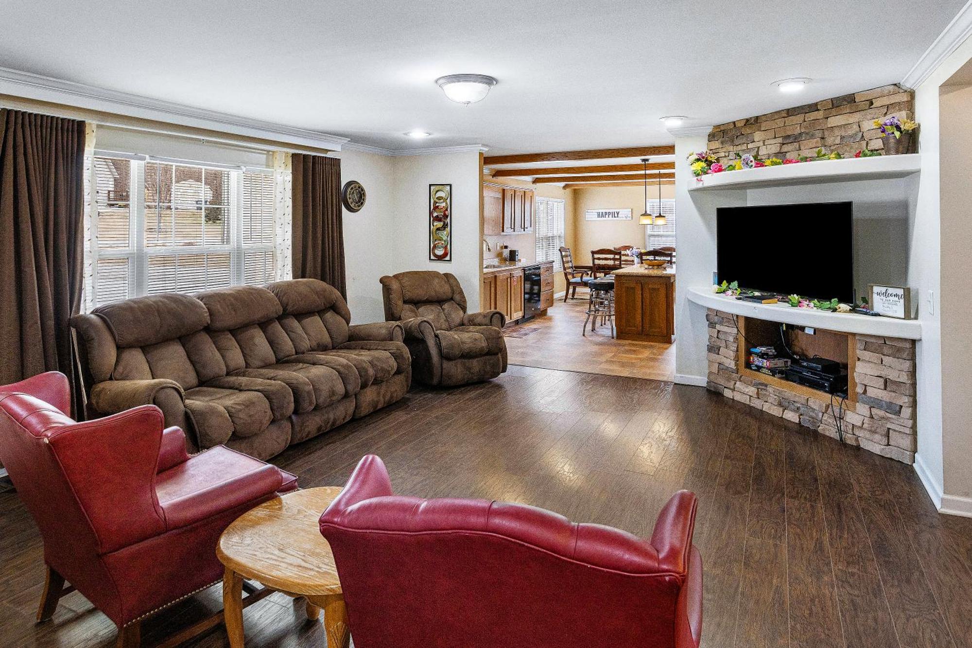 Scenic Views & Majestic Sunsets, Relax Like Home! Dandridge