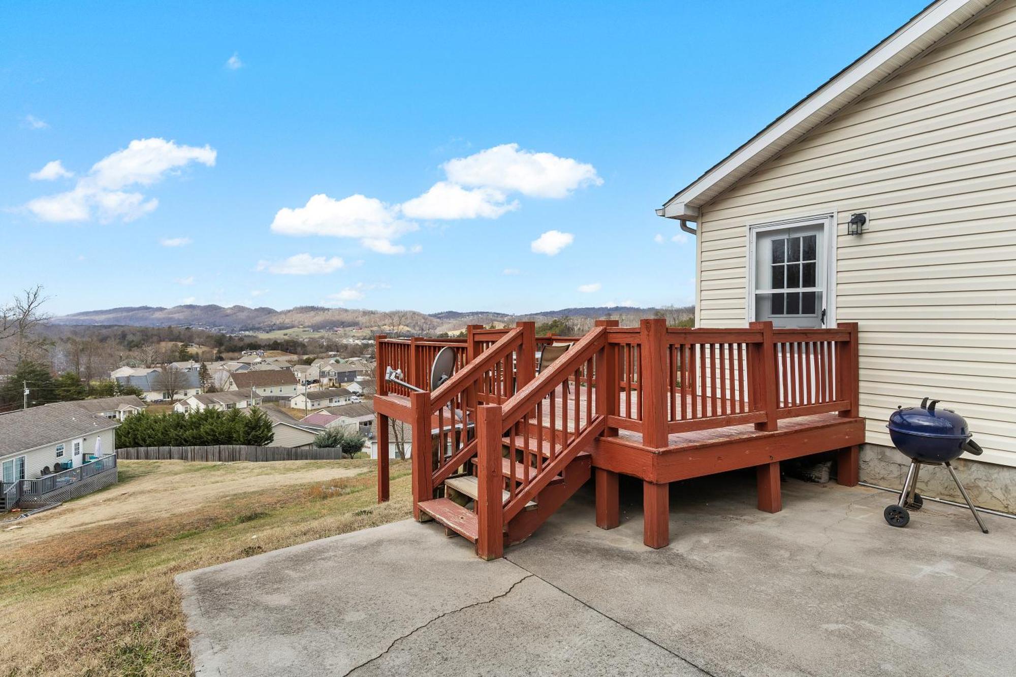 Scenic Views & Majestic Sunsets, Relax Like Home! Holiday home *