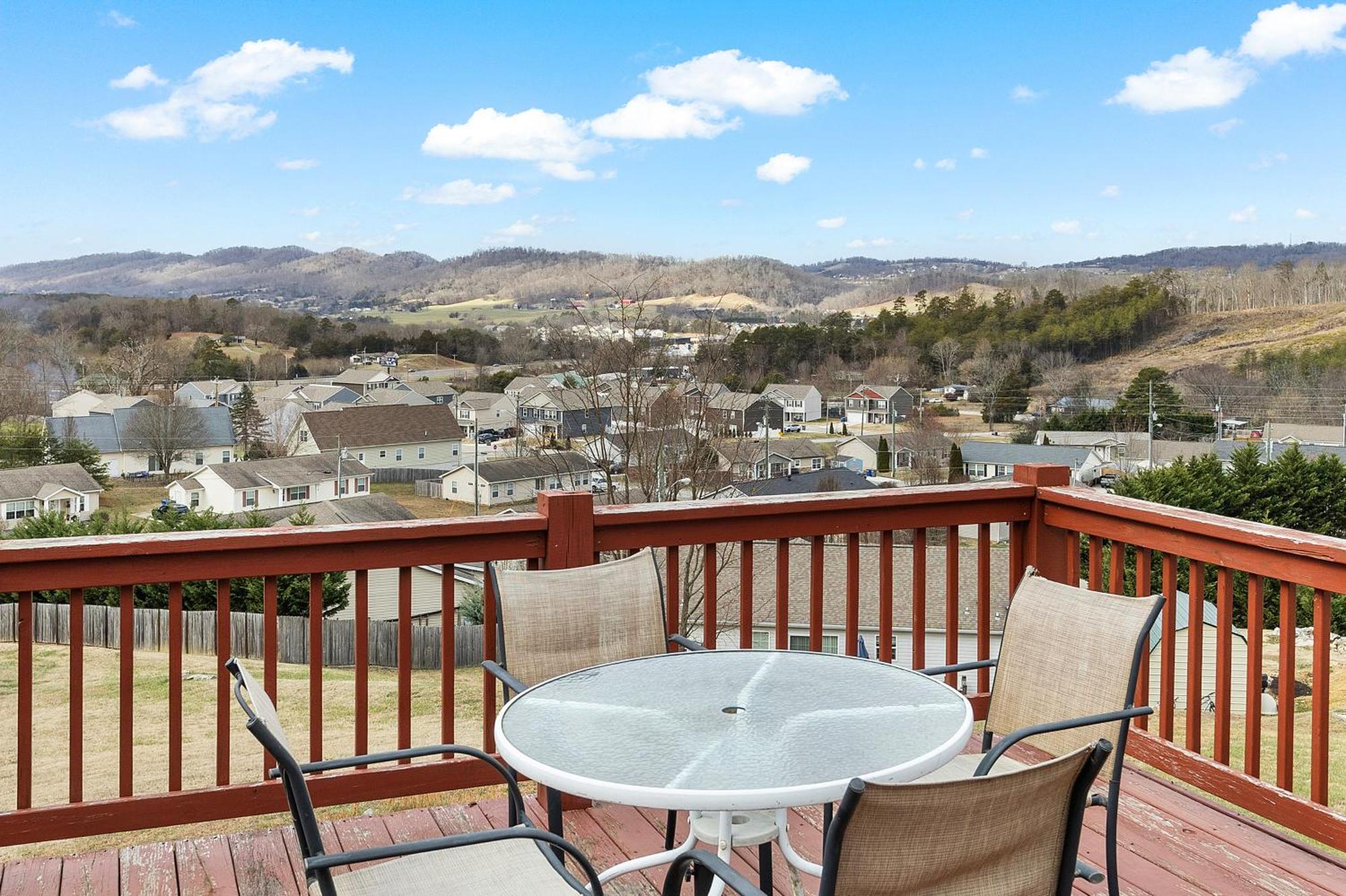 Scenic Views & Majestic Sunsets, Relax Like Home! Dandridge