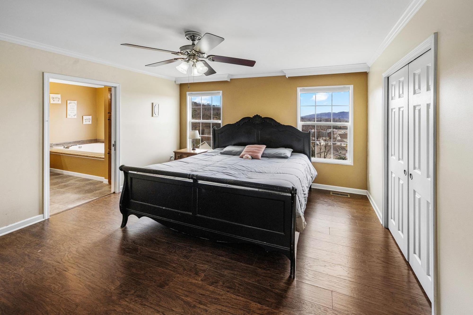Scenic Views & Majestic Sunsets, Relax Like Home! * Dandridge